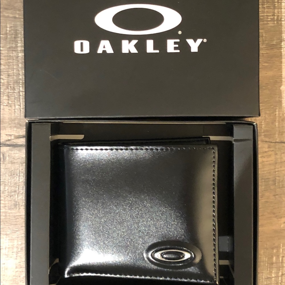 Oakley Leather Wallet -Brand New